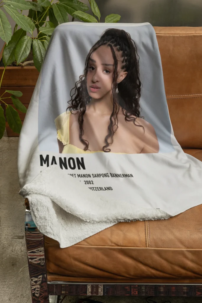 katseye manon blanket